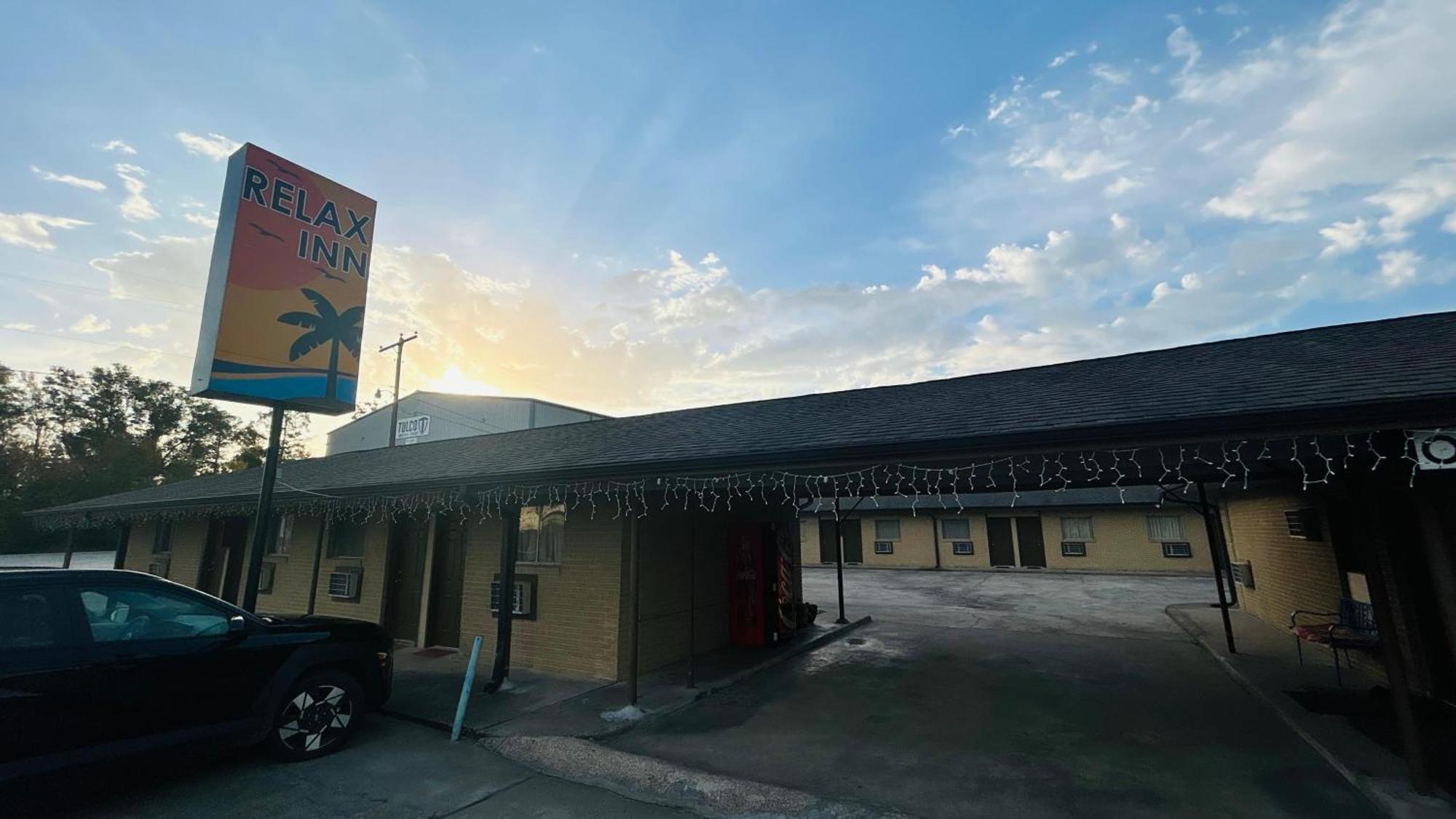 Relax Inn By Oyo Sulphur Hwy 90 Экстерьер фото